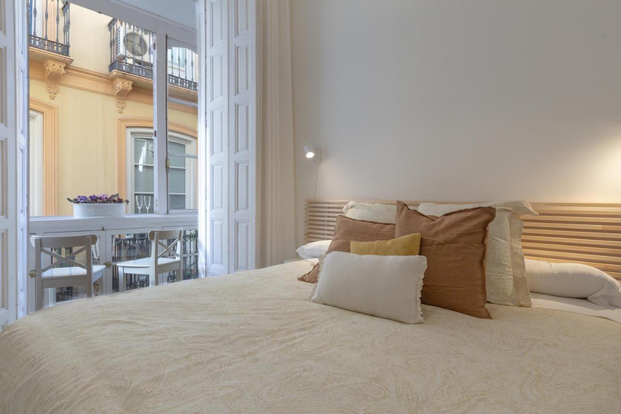 Puerta De Larios: Central Three-Bedroom Apartment With Balconies And Patio Малага Экстерьер фото
